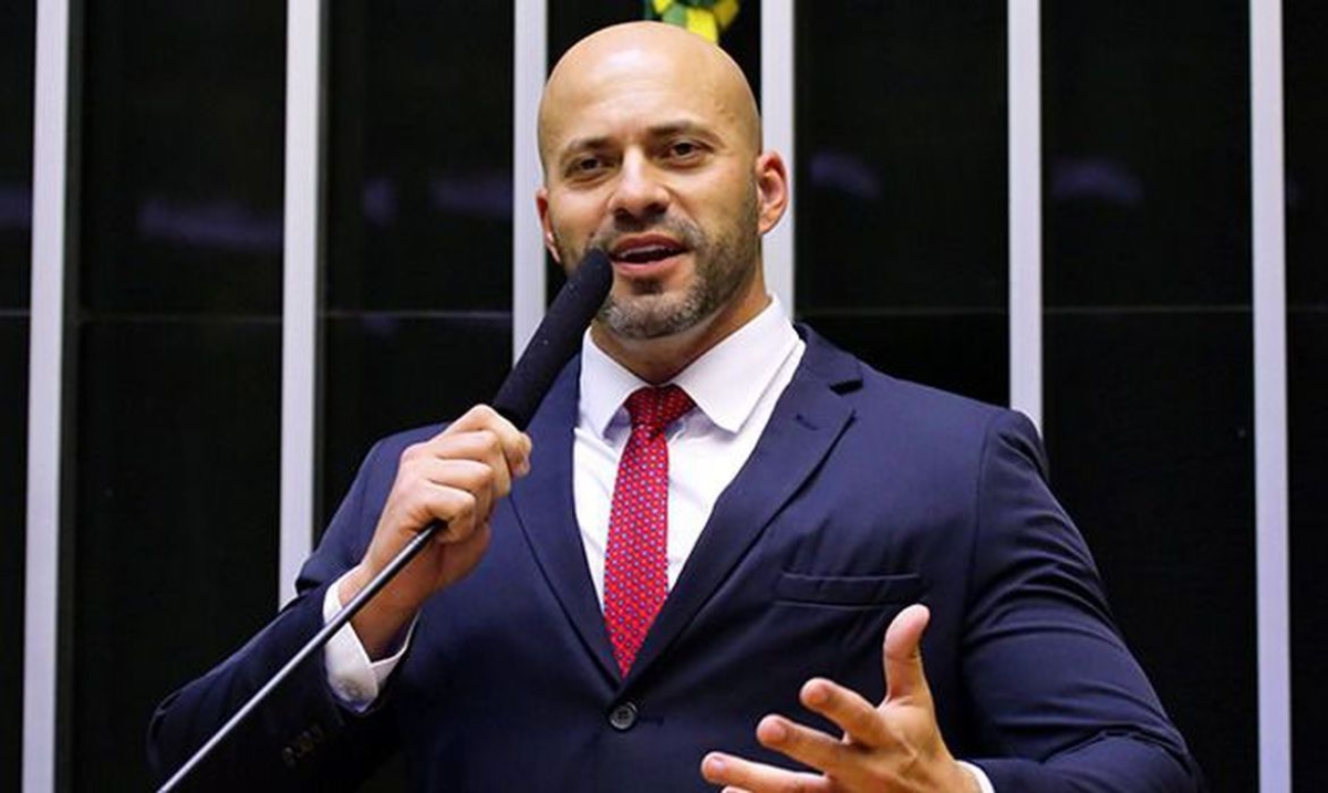 Deputado Daniel Silveira deixa PF e vai para batalhão prisional (Foto: Divulgação/ Câmara dos Deputados)