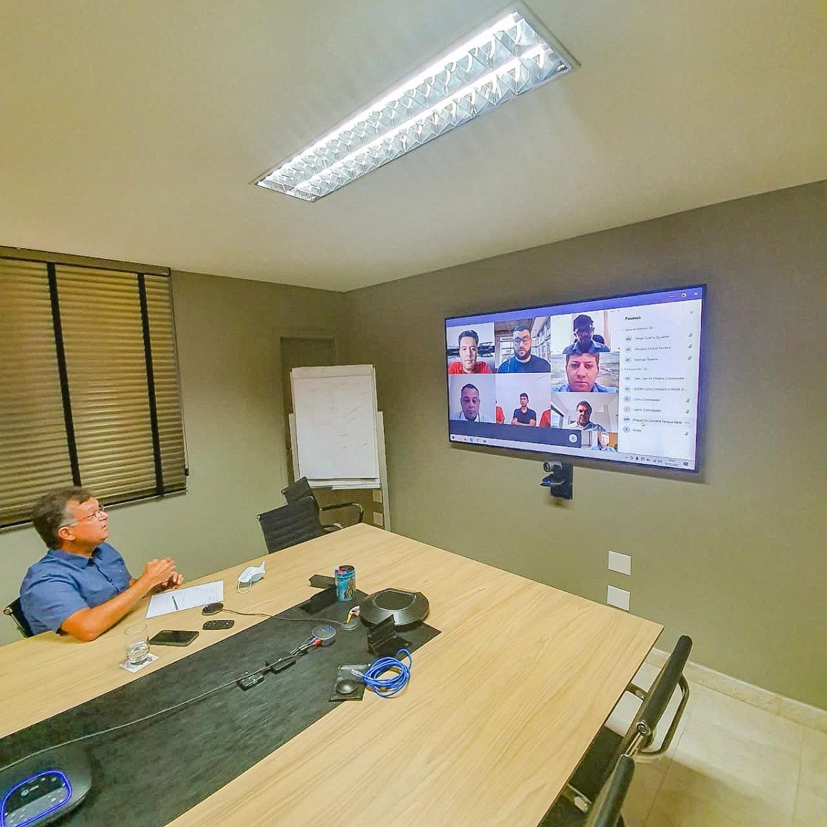 Laércio Oliveira realiza reunião entre prefeitos e diretores do Banco do Brasil para falar sobre substituição de agências por lojas Mais BB (Foto: Site Laércio Oliveira)