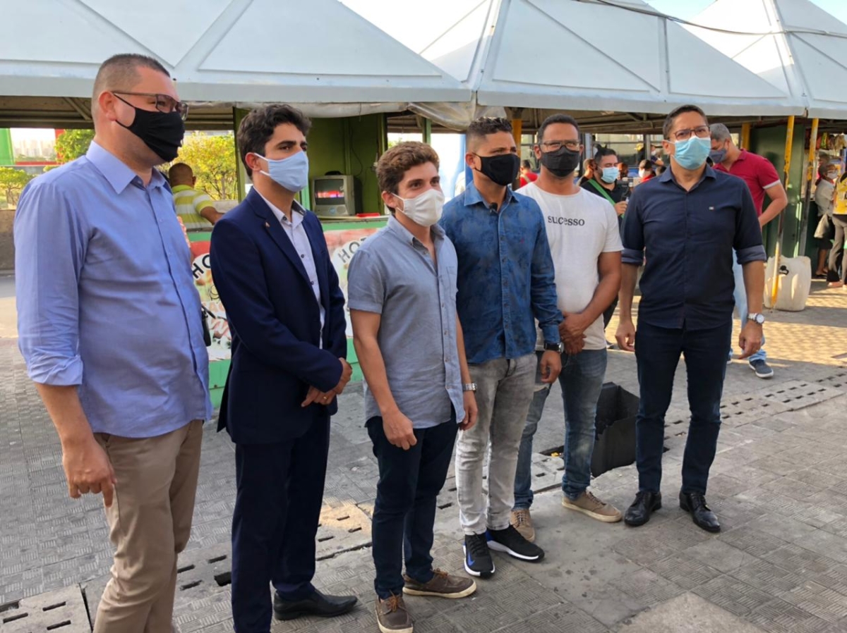 Breno Garibalde comanda visita da Comissão de Obras e Transporte aos terminais de ônibus de Aracaju (Foto: Assessoria Breno Garibalde)
