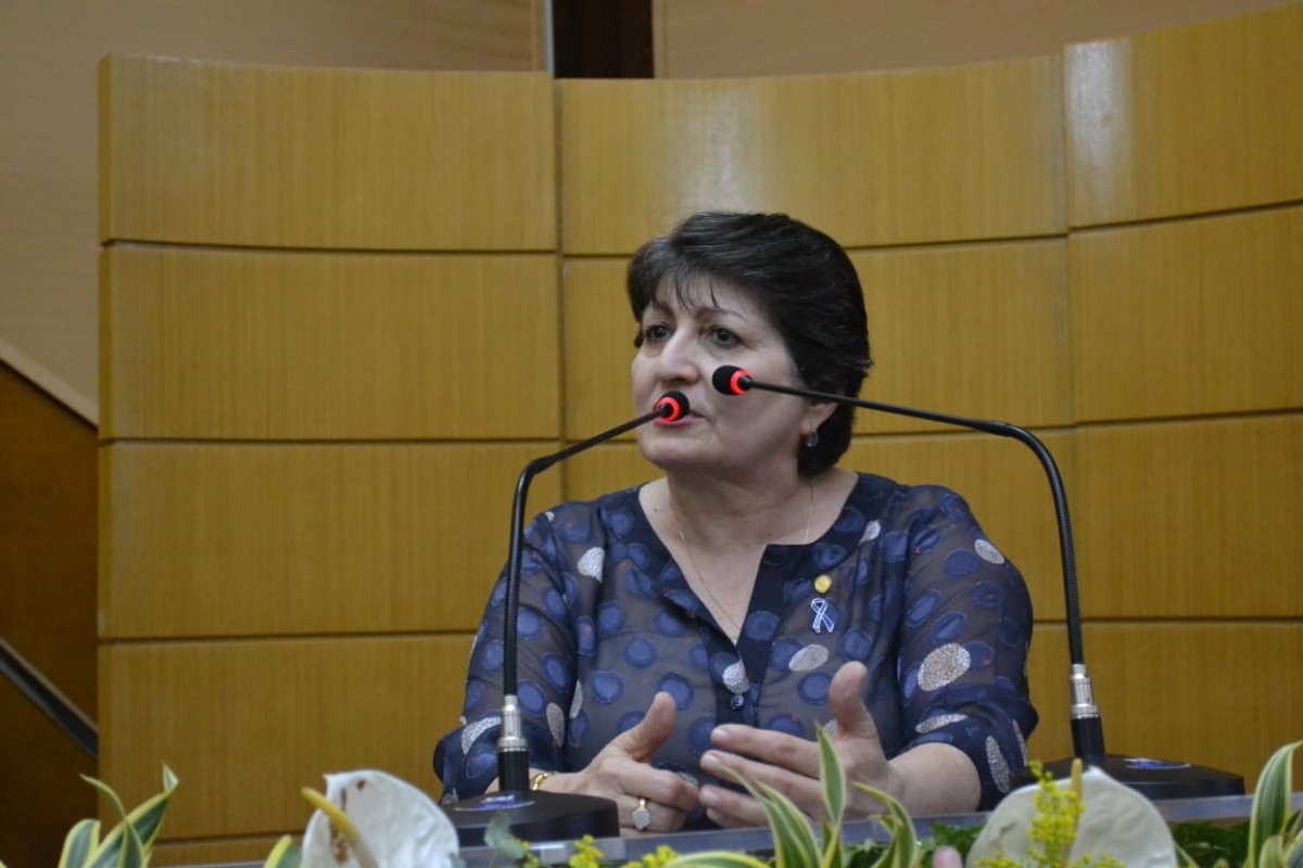 Inclusão: instituições públicas e privadas devem fornecer diplomas em braile   (Foto: Assessoria Maria Mendonça)