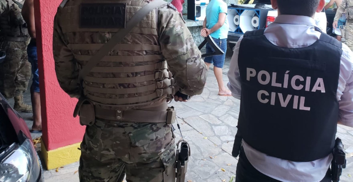Com bebidas e droga, festa clandestina é encerrada em ação conjunta entre polícias Civil e Militar em Itabaiana (Foto: SSP/SE)