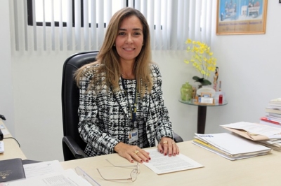 Ester Villas Boas, docente do Programa de Pós-Graduação em Educação da Universidade Tiradentes, escritora e pesquisadora (Foto: Assessoria de Imprensa Unit)