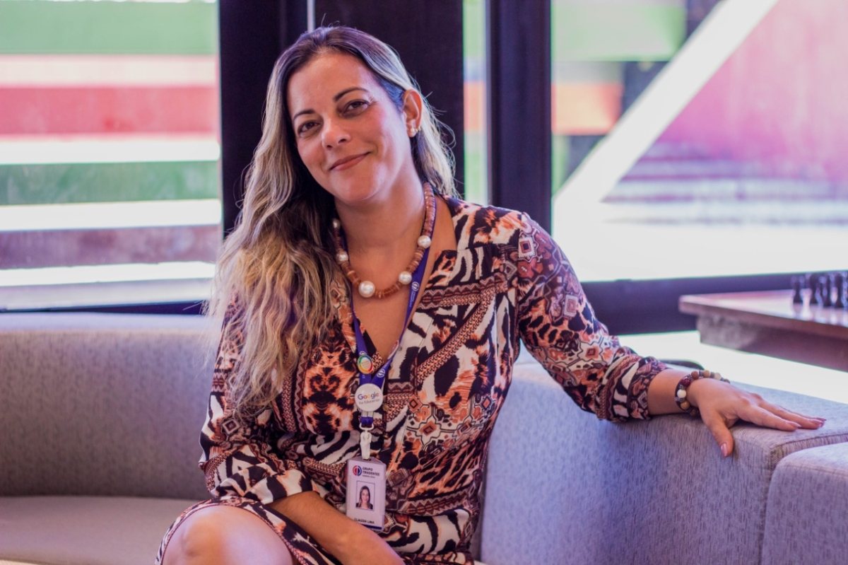 Assessora administrativa da Vice-Presidência de Estratégia, Internacionalização e Inovação do Grupo Tiradentes, Cláudia Lima (Foto: Agência Mangue)