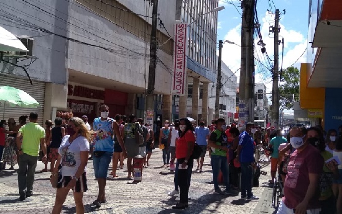 O novo decreto sugere que municípios ajustem o horário de funcionamento do comércio para evitar aglomeração nos ônibus (Foto: Portal Infonet)