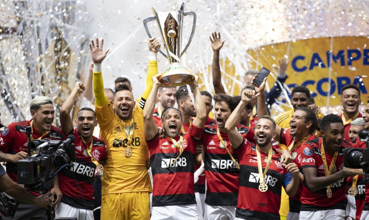 Flamengo bate Palmeiras nos pênaltis e leva Supercopa do Brasil (Foto: Lucas Figueiredo/ CBF)