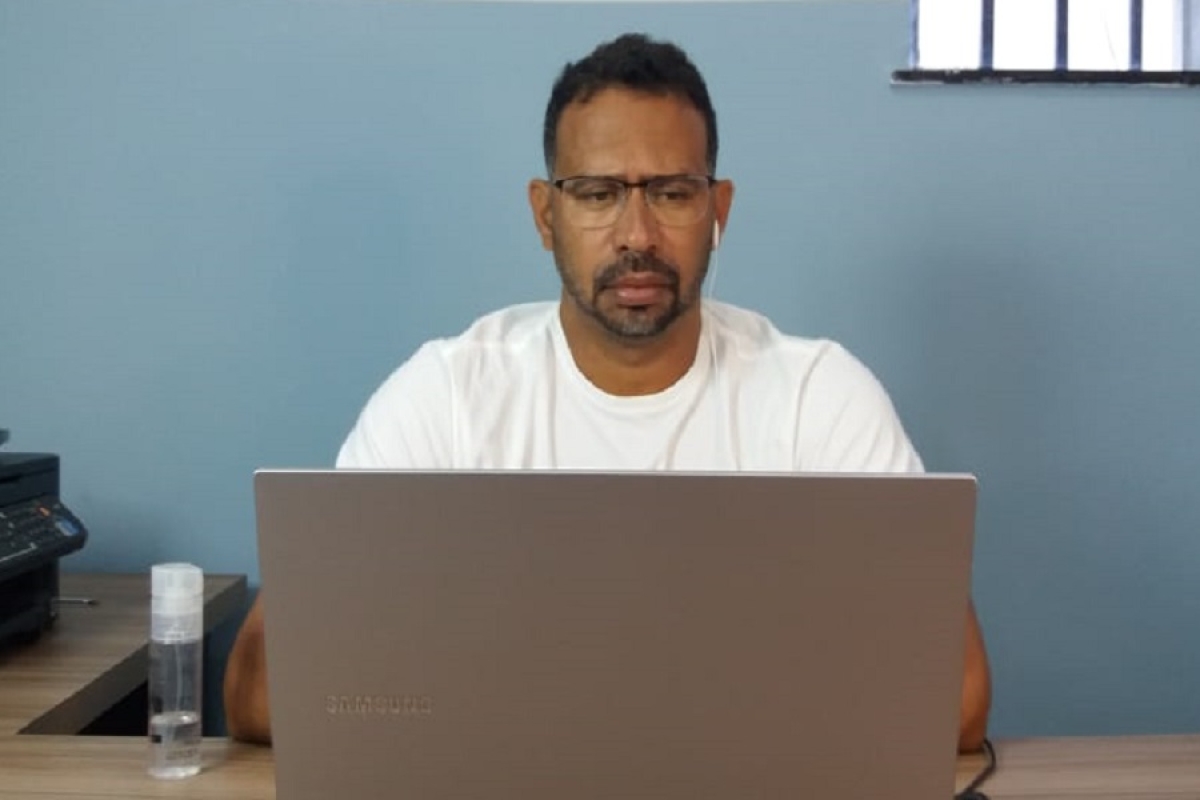 Vereador Sargento Byron faz alerta sobre intervalo entre vacinas contra a Covid e Influenza (Foto: Assessoria Sargento Byron)