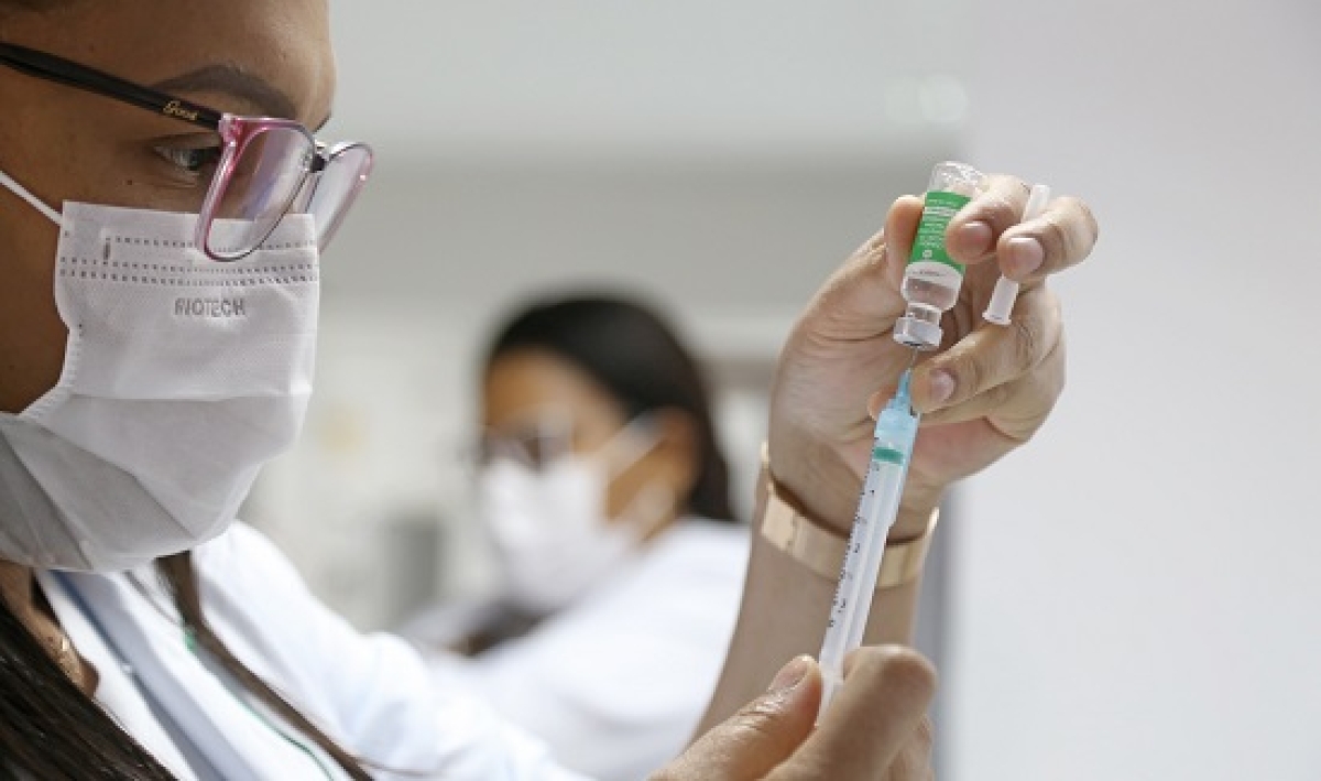 Já são três idosos sendo acompanhado pela UFS após receber doses diferentes da vacina contra covid-19 (Foto: Marcelle Cristinne)