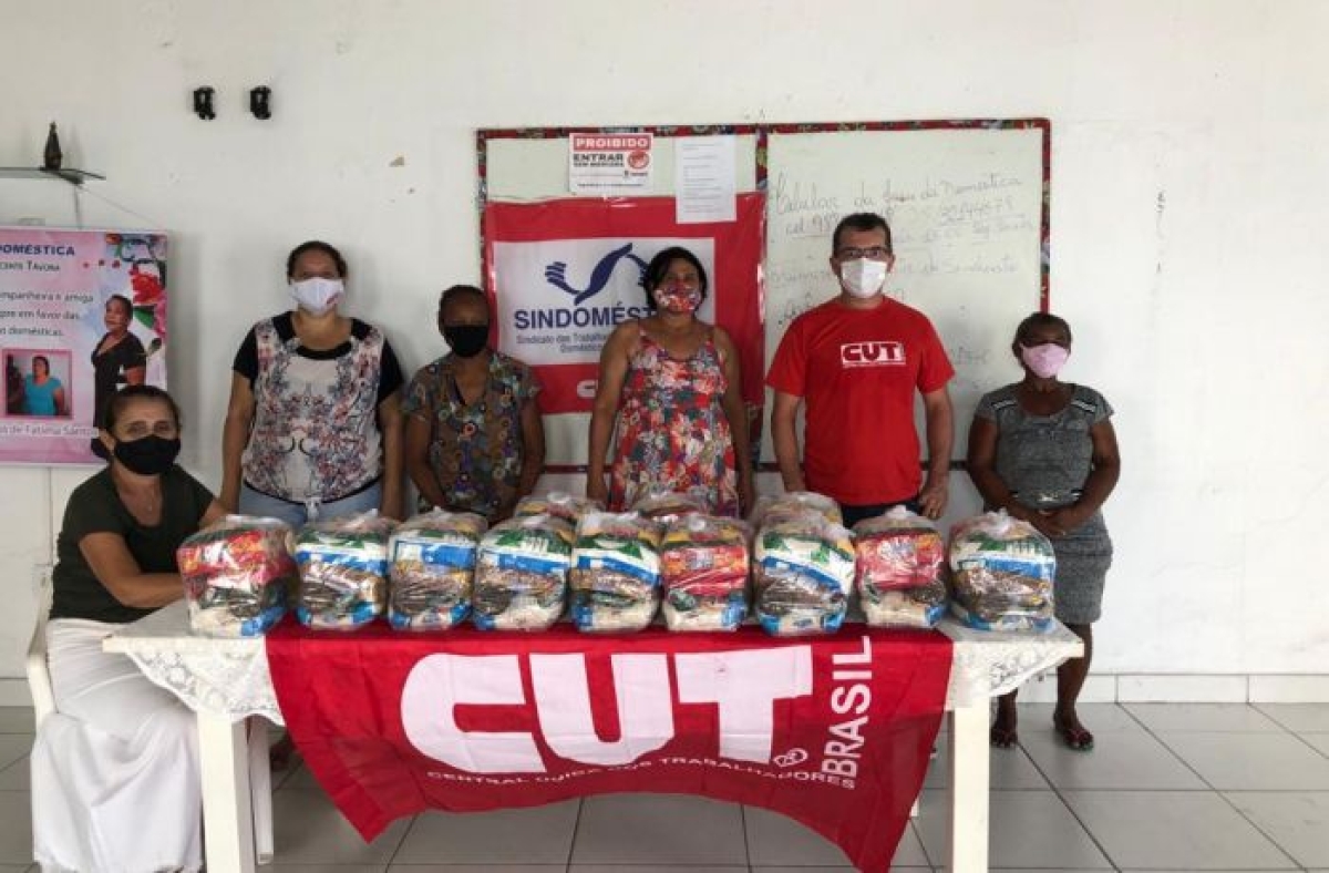 Sindomestica recebe doação de alimentos para atender trabalhadoras desempregadas (Foto: CUT/SE)