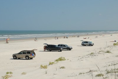 A pedido do MPF, Justiça proíbe tráfego de veículos na faixa de areia das praias ao longo da Rodovia Inácio Barbosa, em Aracaju (Foto ilustrativa: Pixabay)