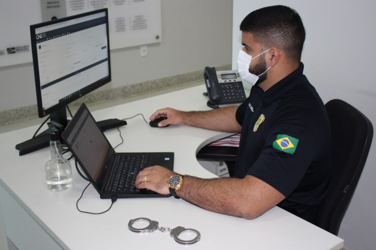 Propriá/SE: PRF detém na BR-101 homem com mandado de prisão em aberto (Foto: PRF/SE)