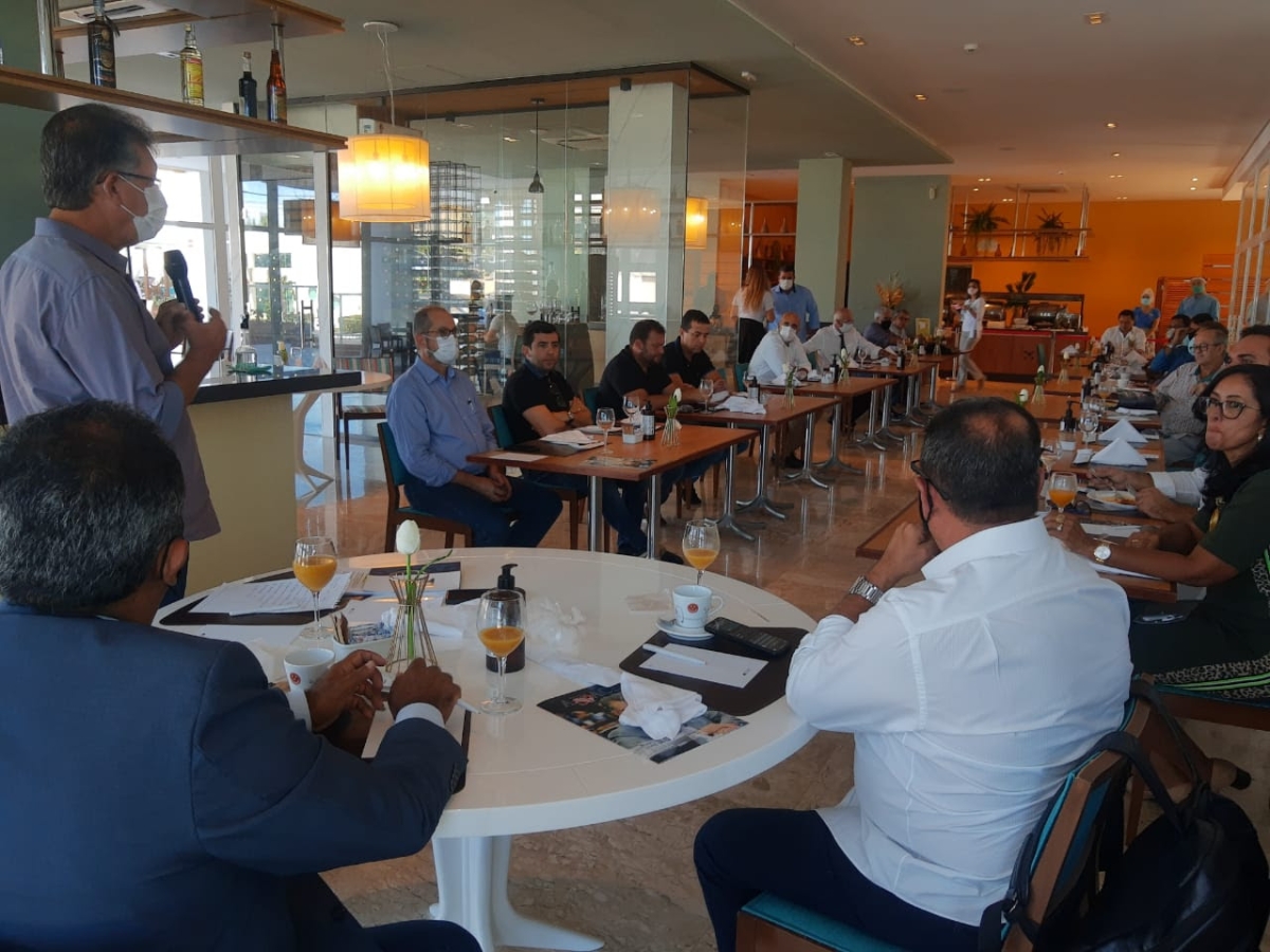 Laércio Oliveira discute reforma tributária, indústria química e lei do gás no Fórum Empresarial (Foto: Site Laércio Oliveira)