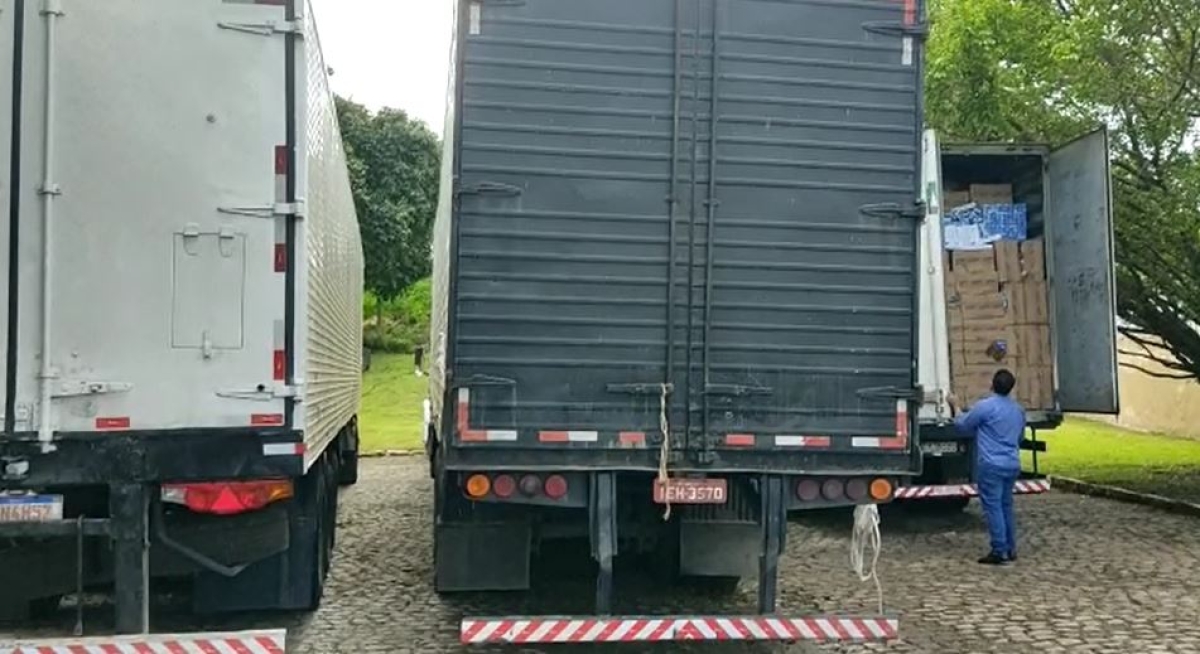 Embarcações com cigarros apreendidas em Indiaroba são do Pará e vieram do Suriname (Foto: SSP/SE)