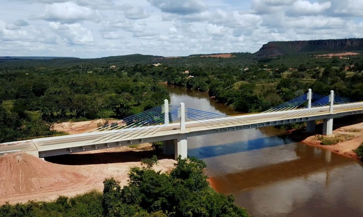 Bolsonaro inaugura ponte que aproxima 4 estados da Ferrovia Norte-Sul (Foto: Ricardo Botelho/ Minfra)