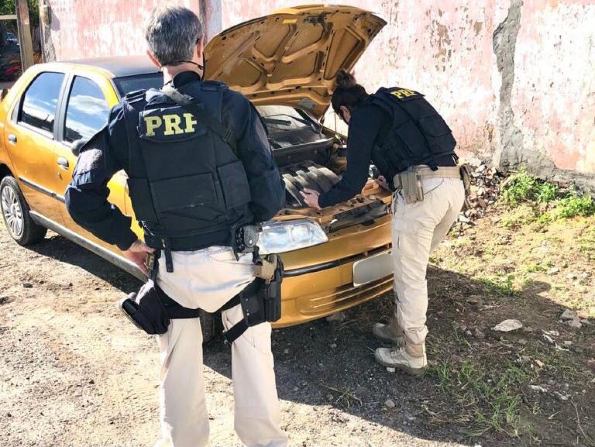 Umbaúba/SE: PRF recupera na BR-101 veículo roubado (Foto: PRF/SE)
