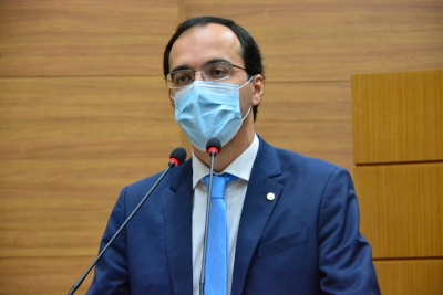 Georgeo Passos destaca operações realizadas pela Polícia Federal e Deotap na Secretaria da Saúde (Foto: Assessoria Georgeo Passos)