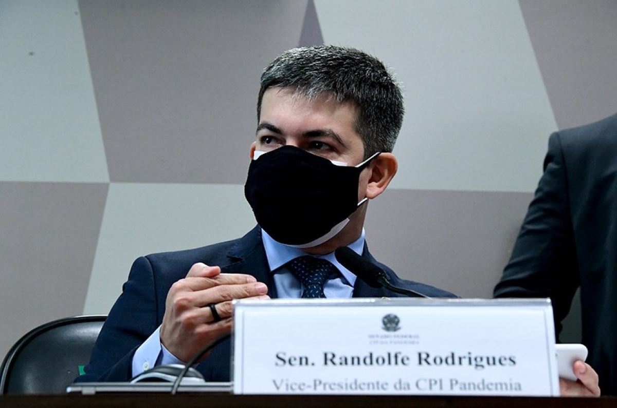 Randolfe Rodrigues afirma que documentos e depoimentos mostram que presidente da República teve participação nos fatos investigados (Foto: Edilson Rodrigues/ Agência Senado)