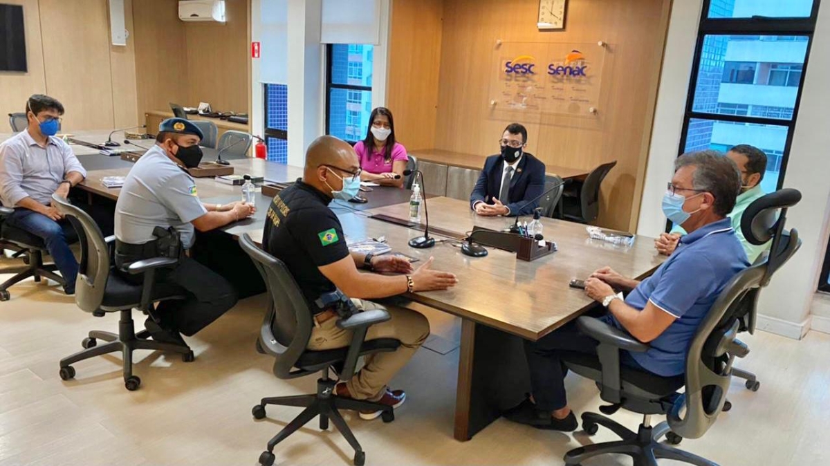 Movimento Polícia Unida busca apoio do deputado federal Laércio Oliveira na luta pelo adicional de periculosidade (Foto: Sinpol/SE)