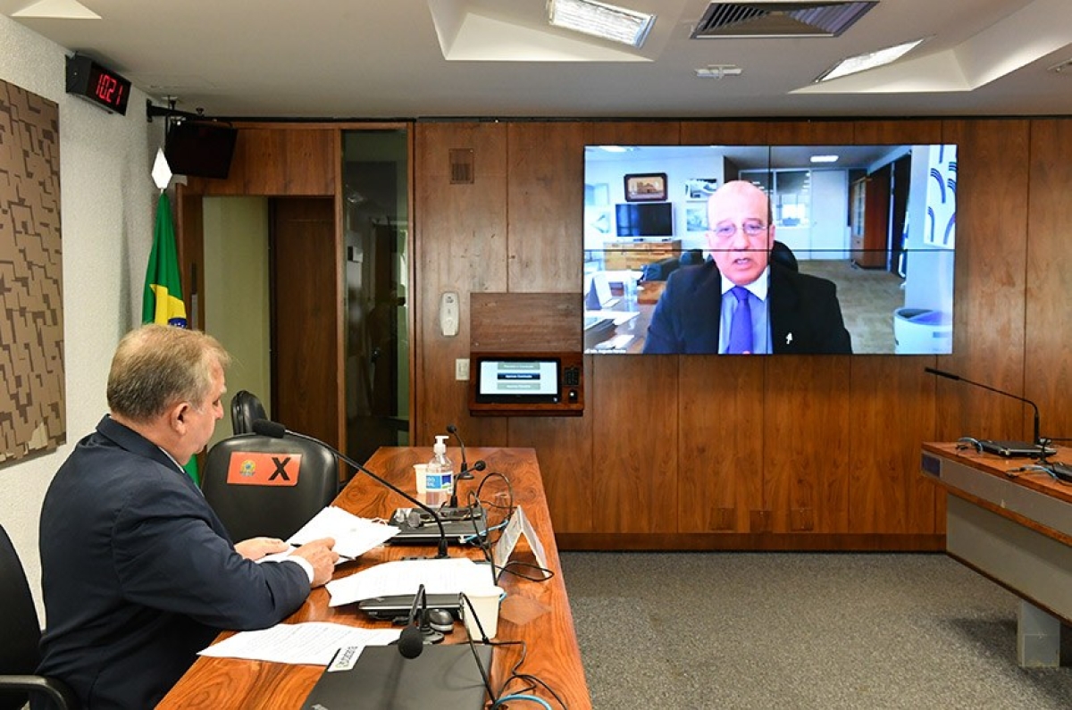 Izalci Lucas presidiu audiência remota da Comissão Senado do Futuro com o ministro Augusto Nardes, do TCU (Foto: Roque de Sá/ Agência Senado)