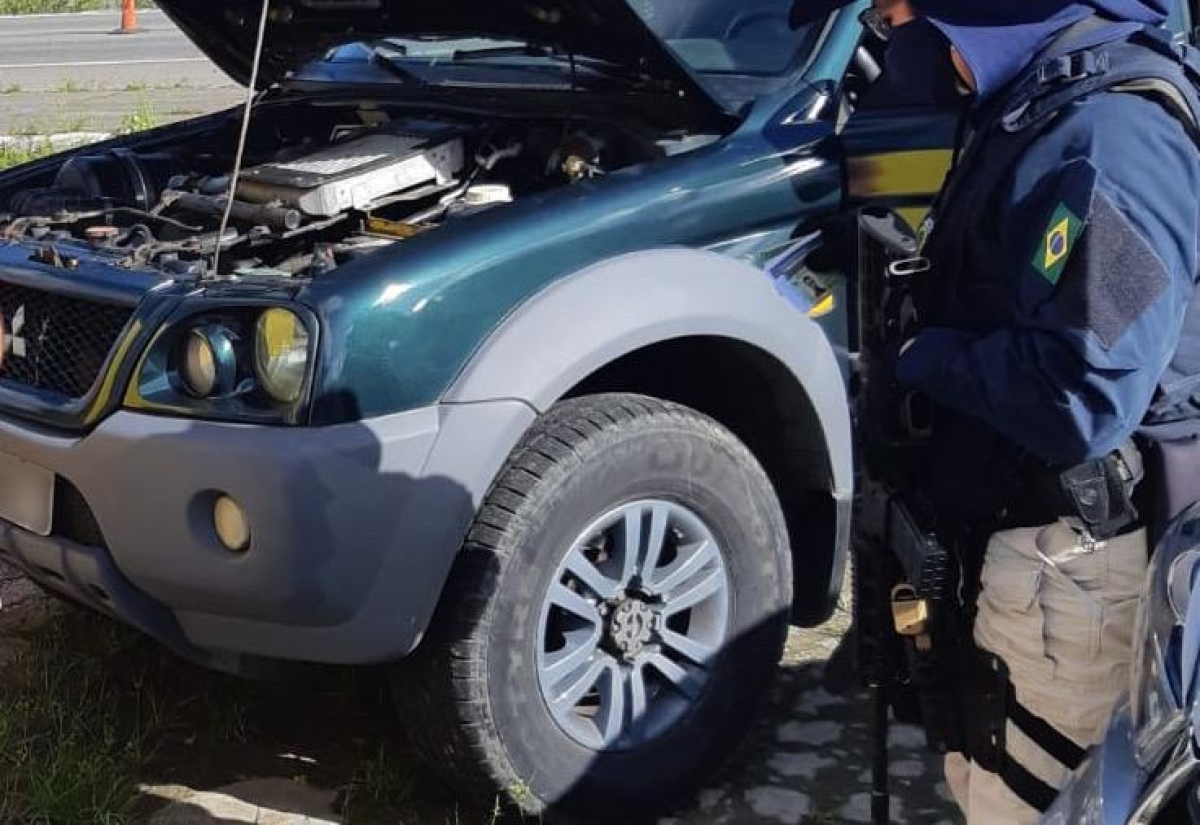 Nossa Sra. do Socorro/SE: PRF flagra na BR-235 veículo adulterado (Foto: PRF/SE)