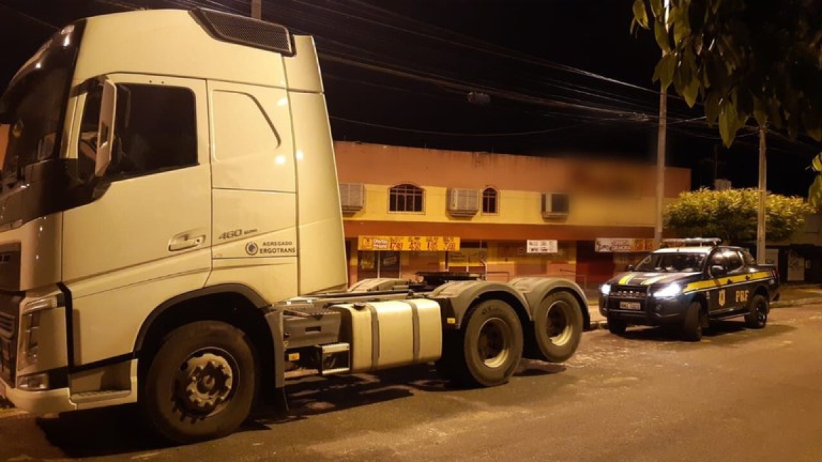 Umbaúba/SE: PRF recupera veículo com registro de apropriação indébita (Foto: PRF/SE)