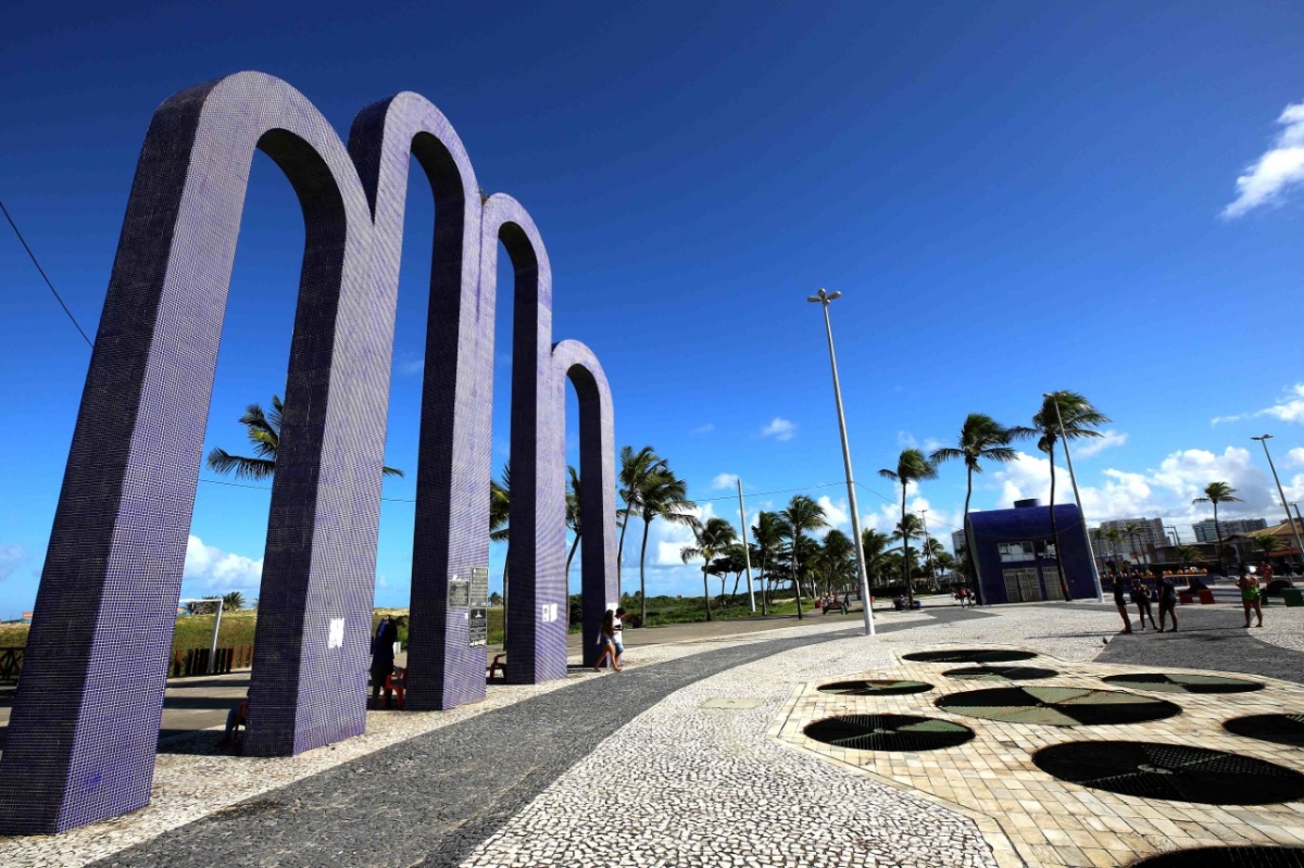 Aracaju recebe projeção alusiva ao Agosto Dourado nos Arcos da Orla, na quinta, 26/8 (Foto: André Moreira/ Prefeitura de Aracaju)