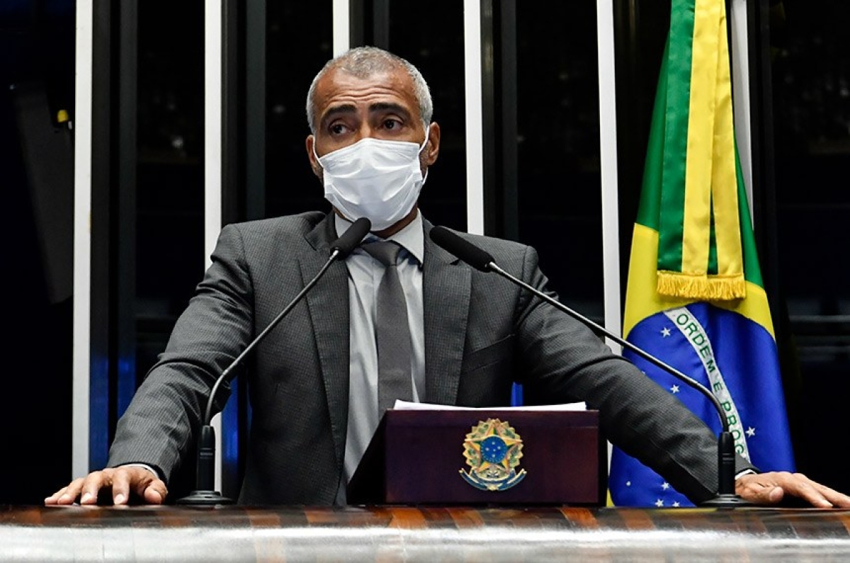 Romário foi o relator da matéria, que promove alterações na Lei Pelé
(Foto: Waldemir Barreto/ Agência Senado)