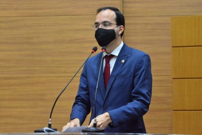 Georgeo Passos quer que Governo atualize vencimento dos servidores da Administração (Foto: Jadilson Simões/ Alese)