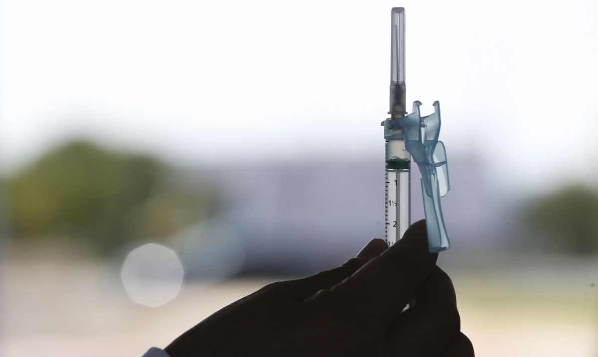 Falta de AstraZeneca leva São Paulo a usar Pfizer para segunda dose (Foto: Fabio Rodrigues Pozzebom/ Agência Brasil)