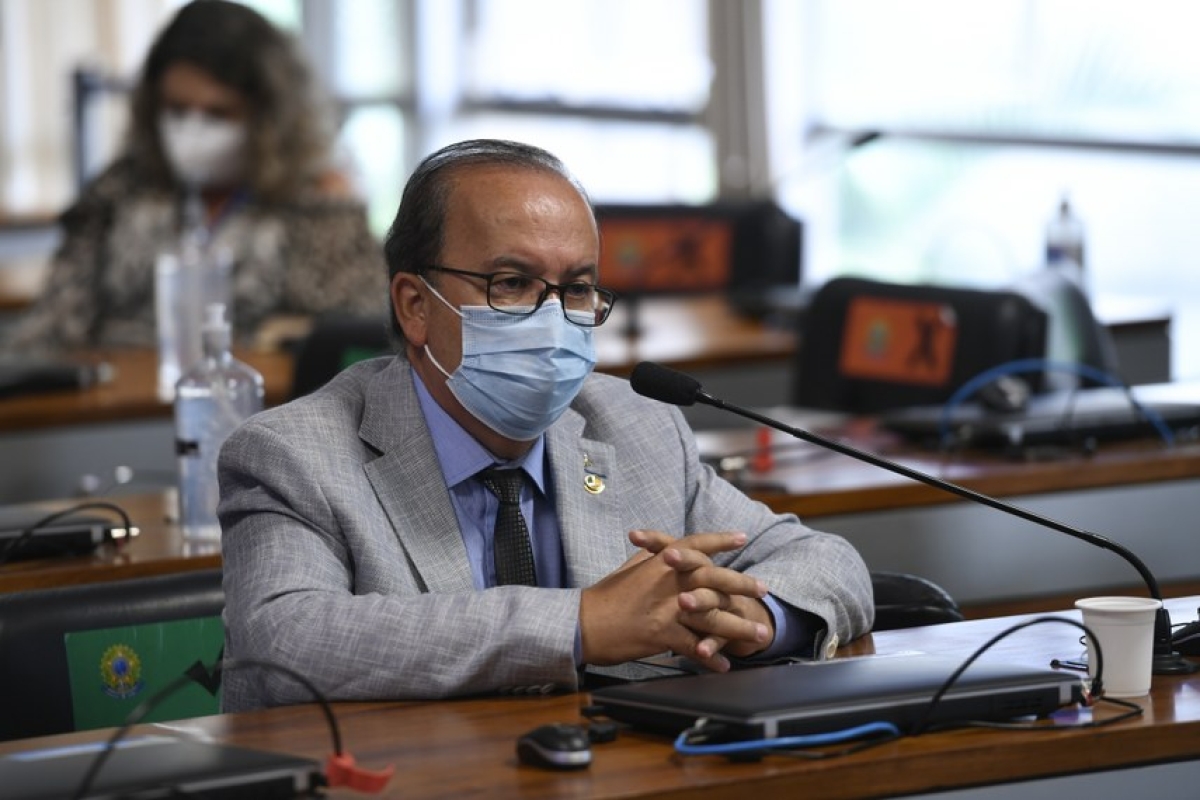 O relator, senador Jorginho Mello, reforça o entendimento, em seu relatório, de que que a legislação brasileira é omissa em relação à proibição de apostas de brasileiros em sítios eletrônicos no exterior (Foto: Edilson Rodrigues/ Agência Senado)