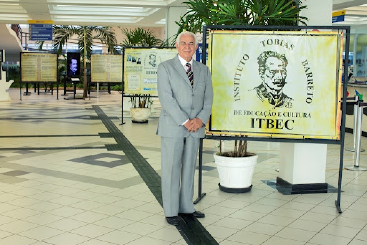 Reitor da Unit, professor Jouberto Uchôa de Mendonça (Foto: Assessoria de Imprensa Unit)