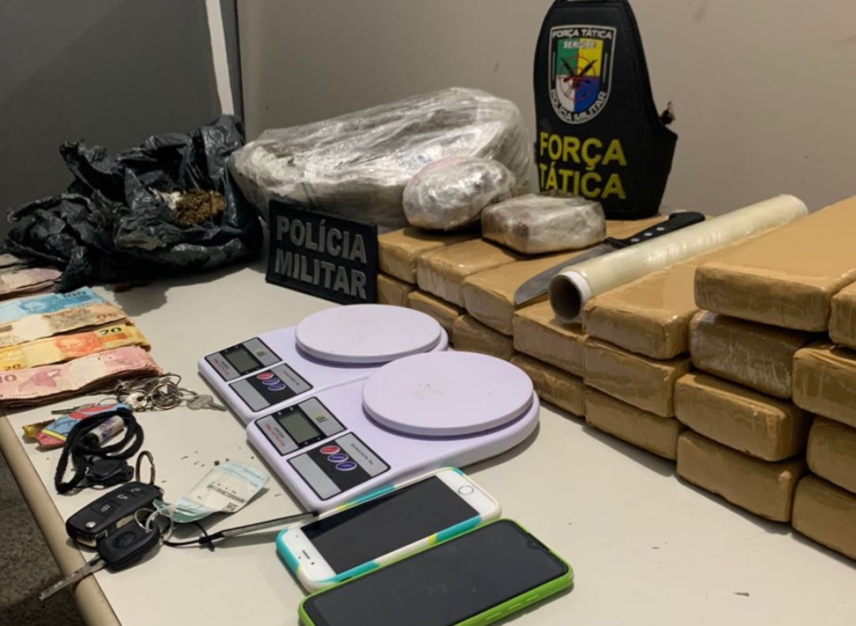 Polícia Militar apreende mais de 20kg de drogas no Fernando Collor (Foto: SSP/SE)