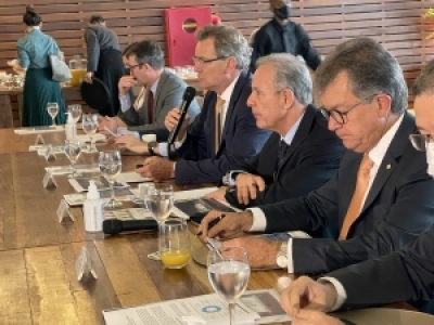 Laércio Oliveira debate crise hídrica com ministro das Minas e Energia (Foto: Site Laércio Oliveira)