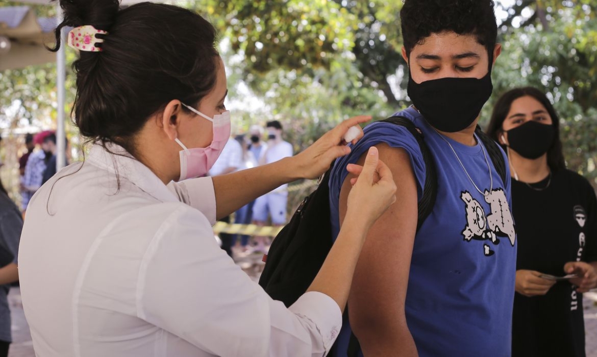 Saúde inicia vacinação para adolescentes de 14 anos (Foto: Breno Esaki/ Agência Saúde)