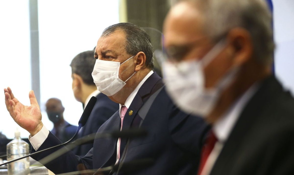Os senadores Omar Aziz e  Renan Calheiros durante sessão para votação do relatório da CPI da Pandemia (Foto: Marcelo Camargo/ Agência Brasil)