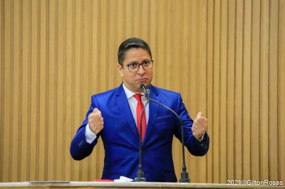 Em primeira sessão presencial, Ricardo Marques pede instalação de CPI da Covid na Câmara de Aracaju (Foto: Assessoria Ricardo Marques/ Navarro Comunicação)