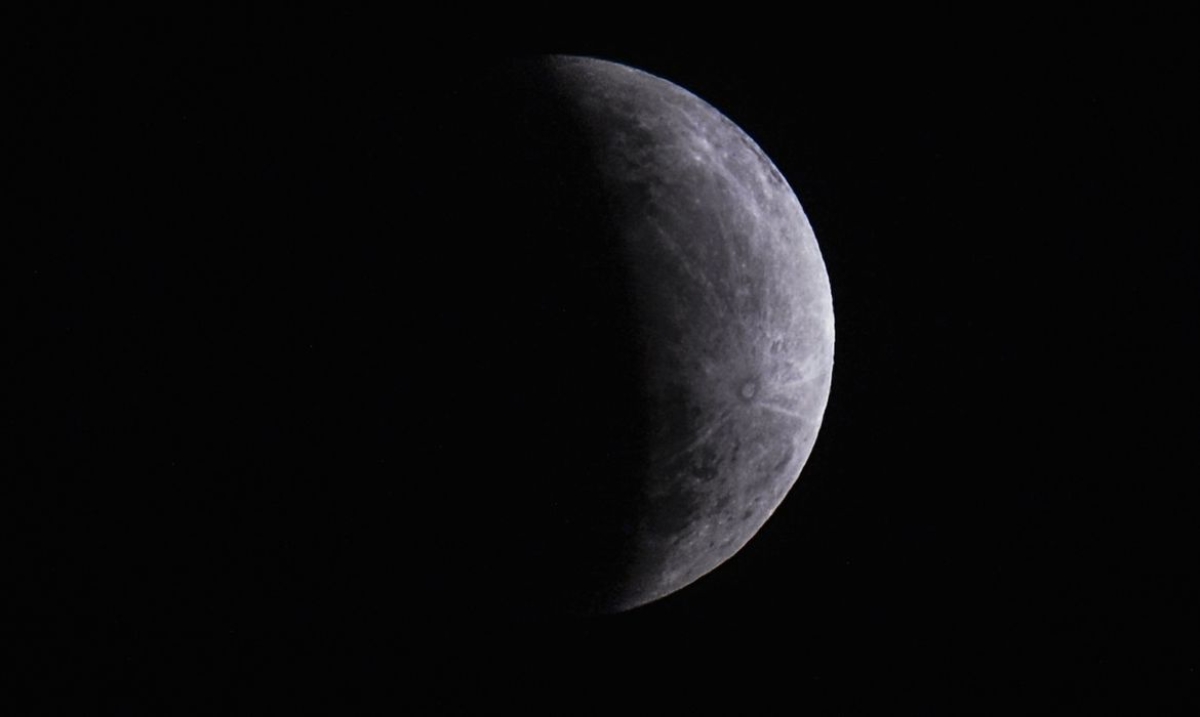 Eclipse parcial da Lua poderá ser observado na madrugada desta sexta, 19/11