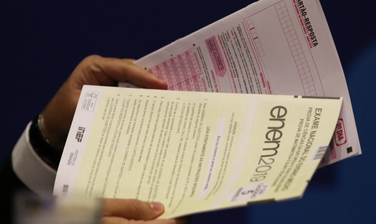 O presidente do Inep, Alexandre Lopes, apresenta detalhes da força-tarefa aplicada para avaliação do resultado do Enem (Foto: Fabio Rodrigues Pozzebom/ Agência Brasil)