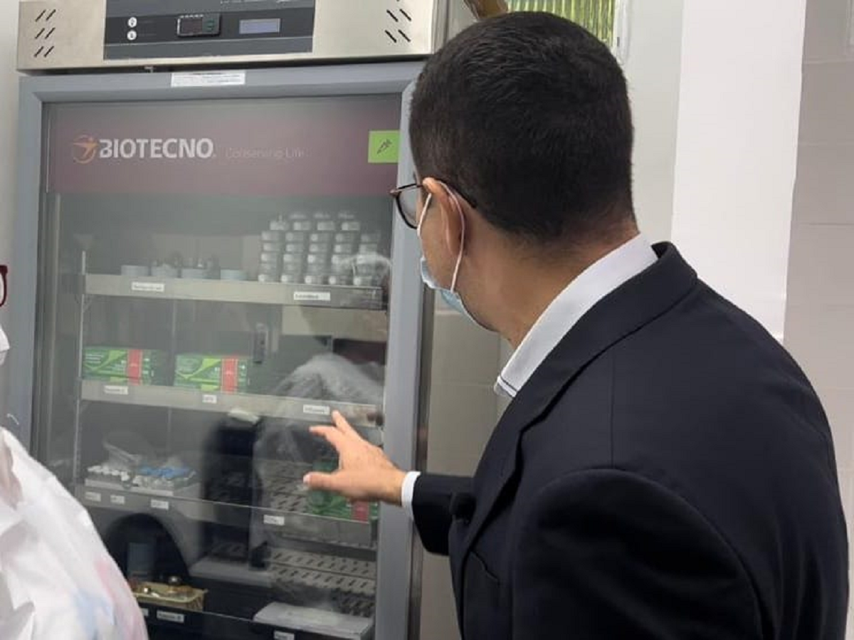Ricardo Marques denuncia problemas em câmaras frias de UBS e perda de dezenas de vacinas (Foto: Assessoria Ricardo Marques)