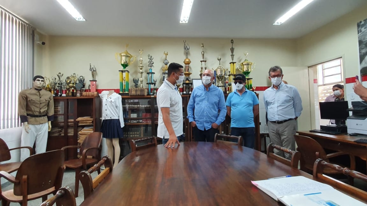 Laércio Oliveira e ministro da Educação participam de seminário da UFS e acompanham aplicação de prova do Enem (Foto: Site Laércio Oliveira)