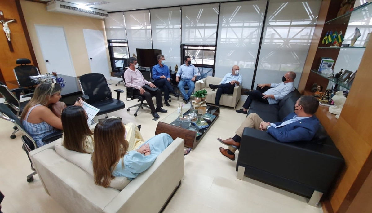 Ministro Milton Ribeiro cumpre agenda em Sergipe que inclui visita à Escola Sesc, Unit e encontro com Belivaldo Chagas (Foto: Site Laércio Oliveira)