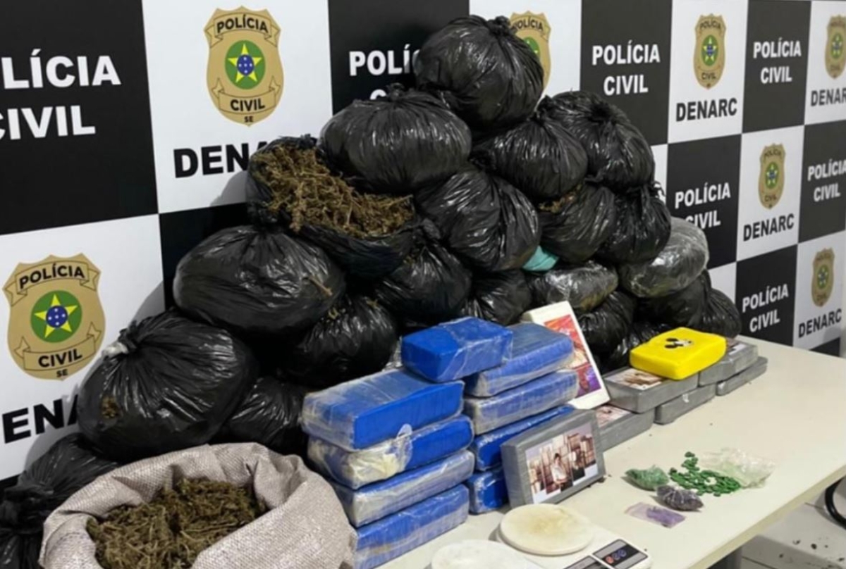 Denarc apreende 48kg de drogas no bairro Industrial (Foto: SSP/SE)