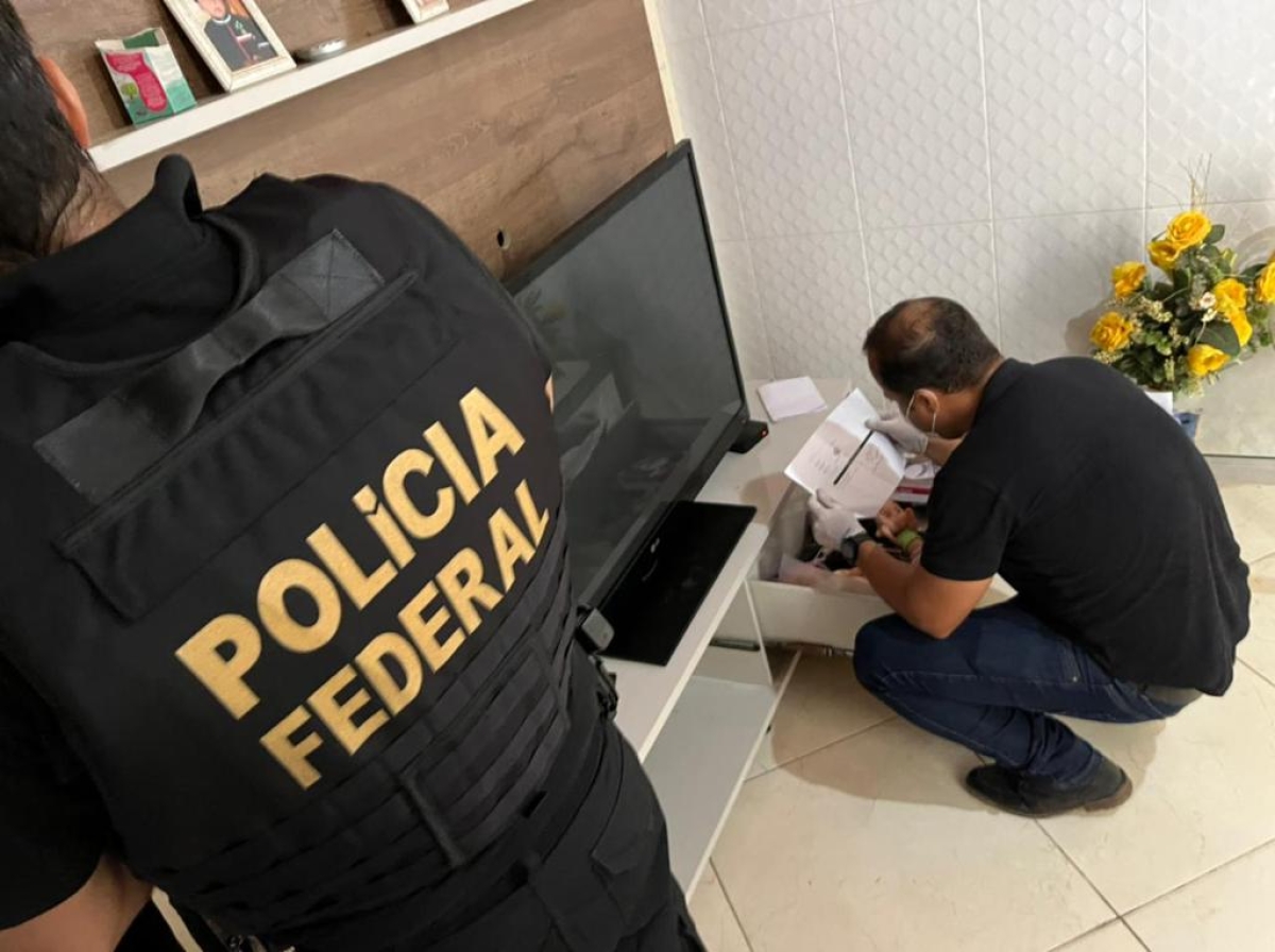 Policiais federais fizeram busca e apreensão em quatro imóveis dos investigados (Foto: Ascom PF/SE)