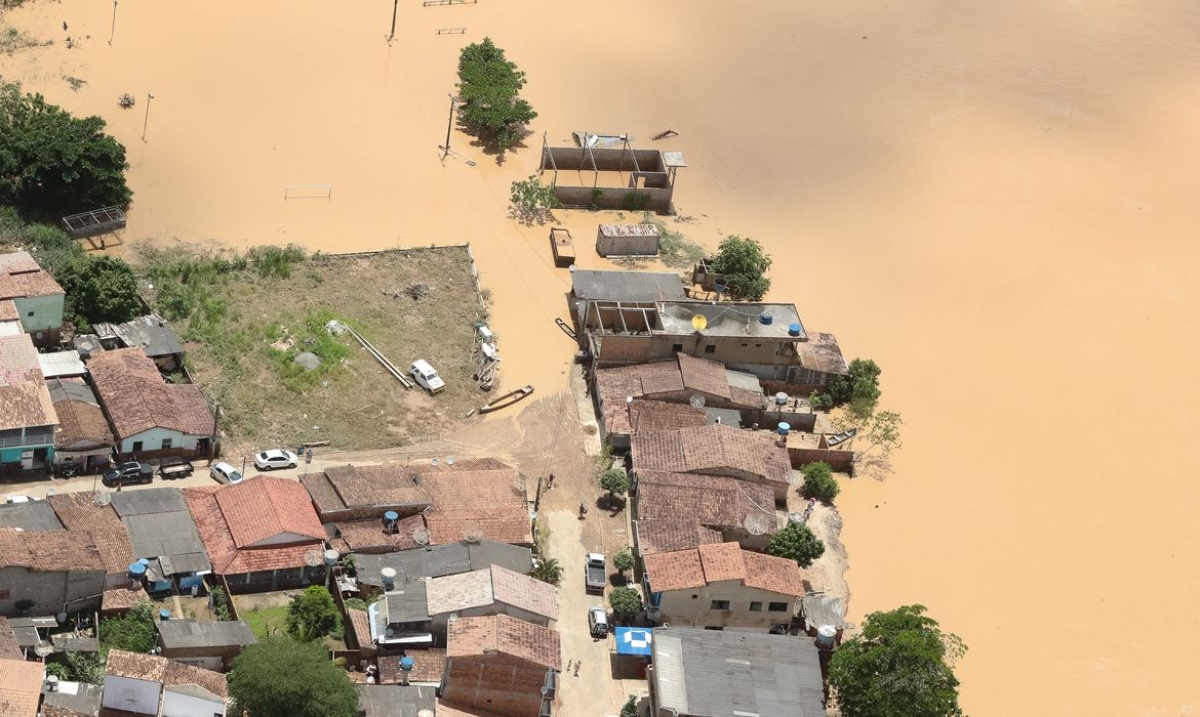 Governo deve enviar 90 médicos a regiões atingidas por chuvas na Bahia (Foto: Isac Nobrega/ PR)