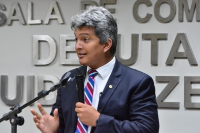 Dr. Samuel manifesta preocupação com o aumento de casos de Influenza em Sergipe (Foto: Assessoria Dr. Samuel Carvalho)