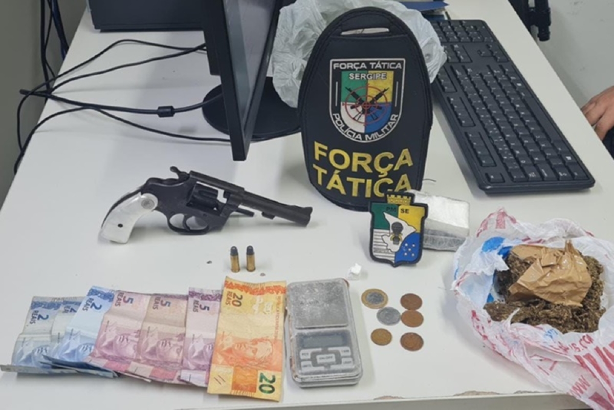 Polícia militar prende homem por ameaça e apreende arma de fogo e drogas em Socorro (Foto: PM/SE)