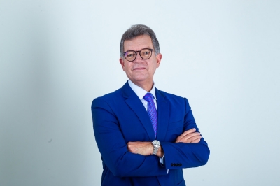 Laércio Oliveira comemora a avaliação de Sergipe como nova fronteira de produção de petróleo e gás (Foto: Site Laércio Oliveira)