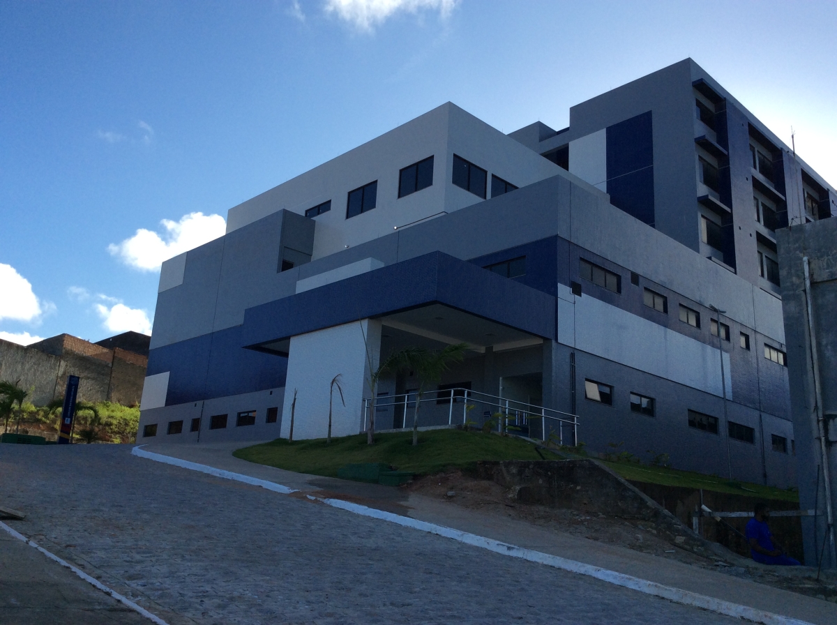 Eduardo Amorim quer Unidade Materno Infantil do HU funcionando para desafogar demais maternidades públicas (Foto: Assessoria Eduardo Amorim)