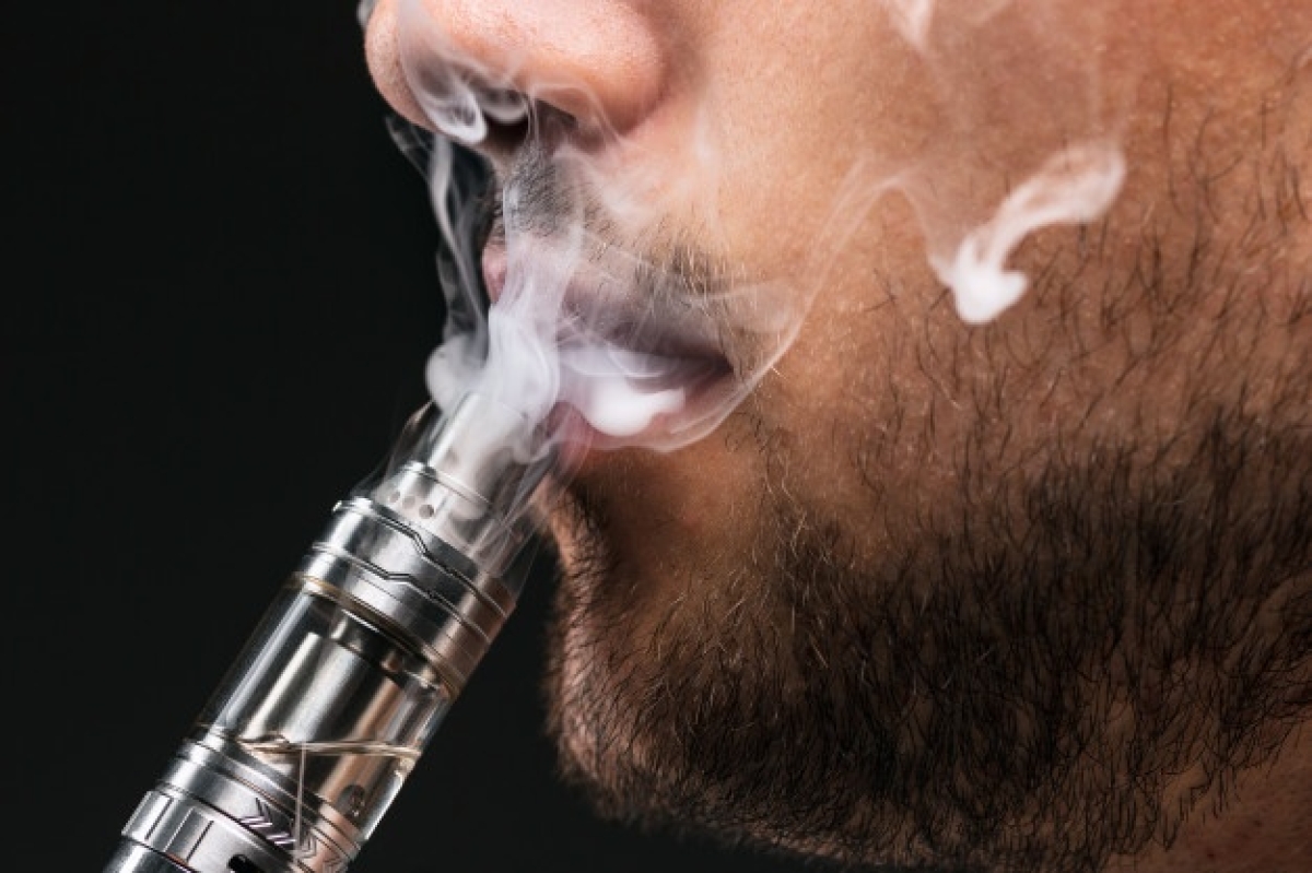 Cigarro eletrônico é tão prejudicial quanto o cigarro comum (Foto ilustrativa: Freepik)