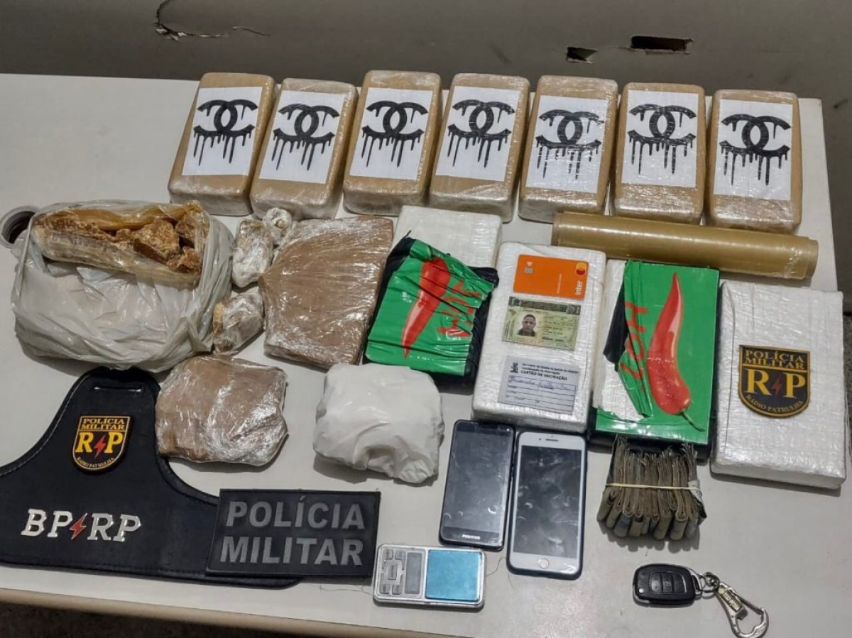 A droga estava na casa onde os suspeitos foram surpreendidos pela Polícia (Foto: Destaque Notícias)