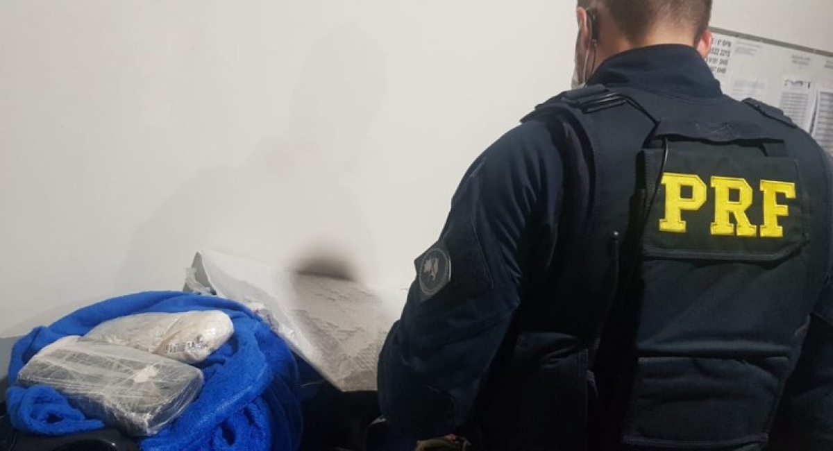 Estância/SE: PRF encontra quase dois quilos de cloridrato de cocaína em bagagem de ônibus (Foto: PRF/SE)